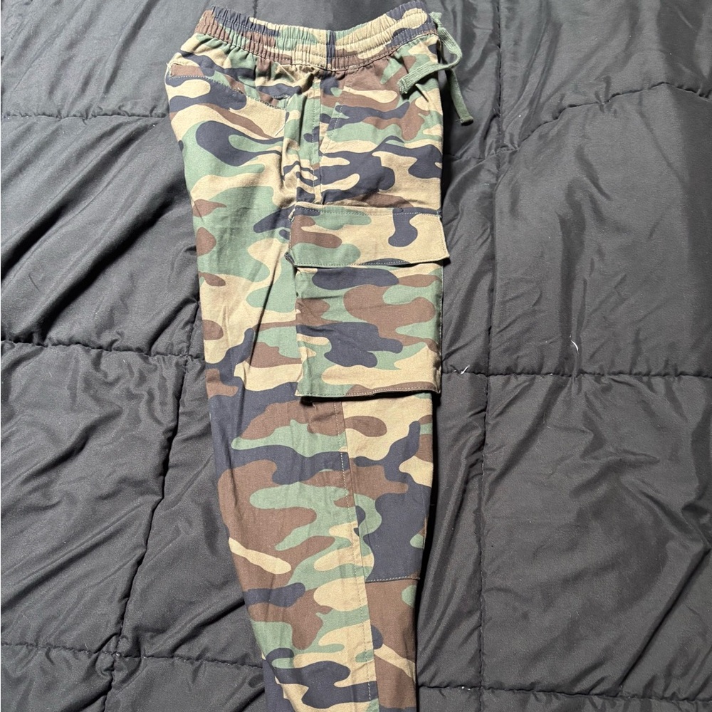 NWOT - kids camouflage jogger style casual pants